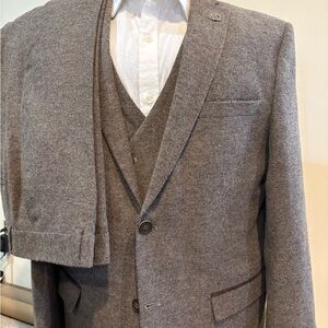 Men's brown Three-Piece Wool-Blend Suit